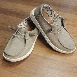 Hey Dude Women's Loafers in Light Gray